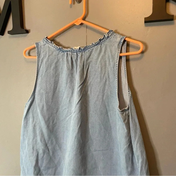 Gap denim vneck sleeveless tank top women’s size medium - Picture 7 of 9